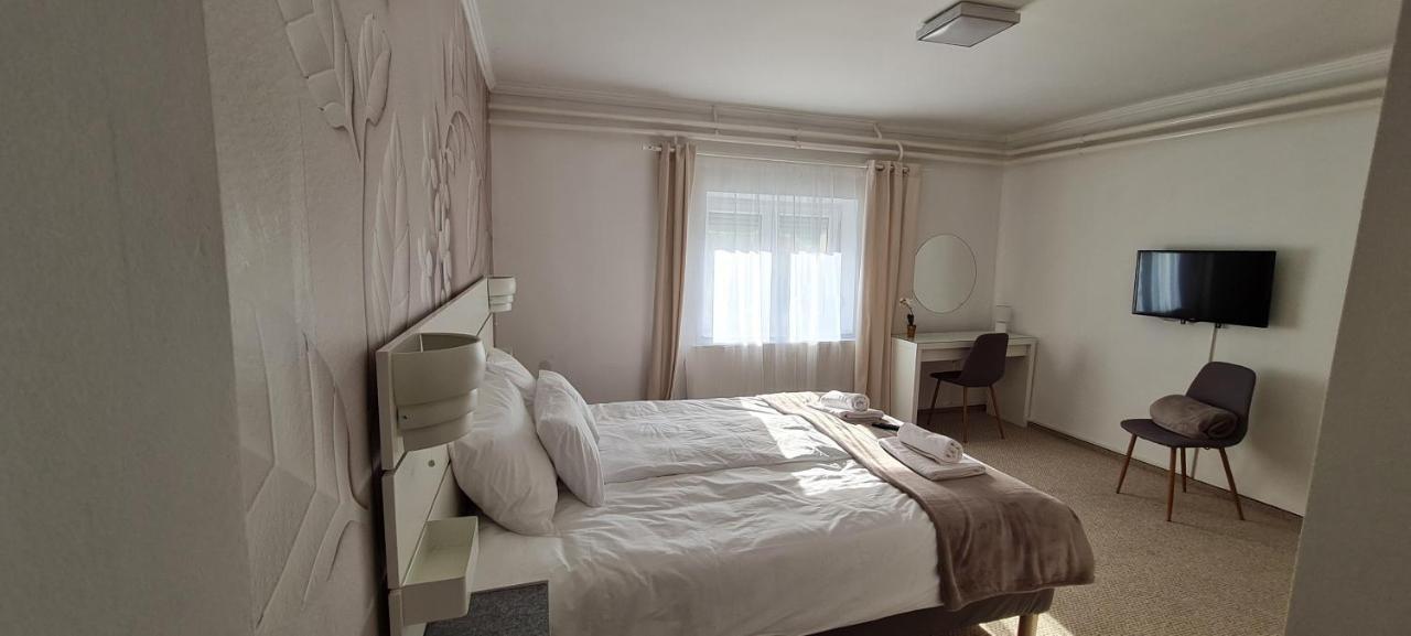 Lugas Apartman Miskolctapolca 2 Haloszoba Dezsa Es Jakuzzi Koezel A Barlangfuerdohoez 외부 사진