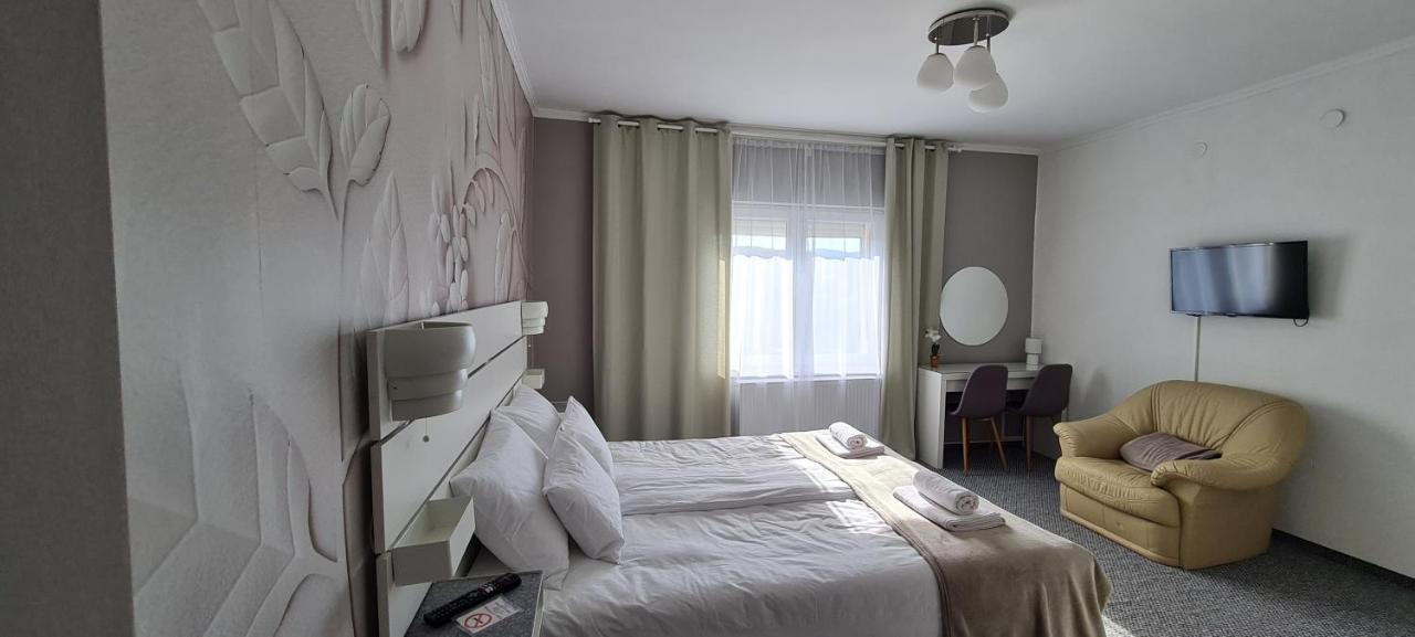 Lugas Apartman Miskolctapolca 2 Haloszoba Dezsa Es Jakuzzi Koezel A Barlangfuerdohoez 외부 사진