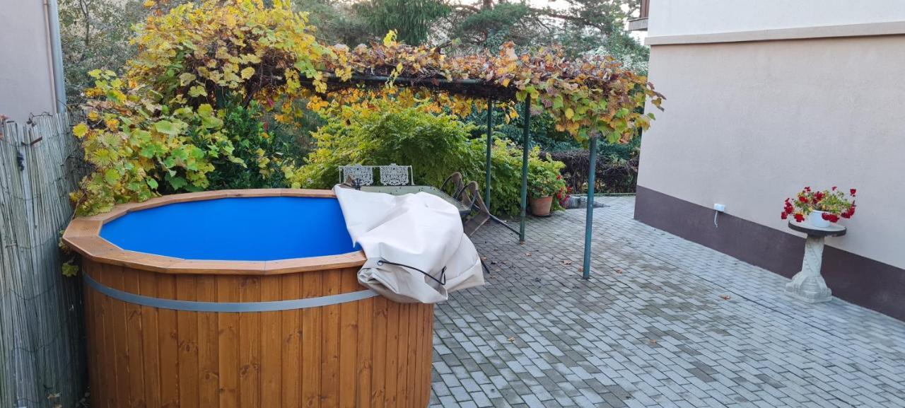 Lugas Apartman Miskolctapolca 2 Haloszoba Dezsa Es Jakuzzi Koezel A Barlangfuerdohoez 외부 사진