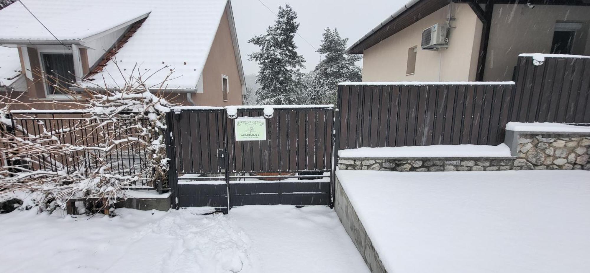 Lugas Apartman Miskolctapolca 2 Haloszoba Dezsa Es Jakuzzi Koezel A Barlangfuerdohoez 외부 사진