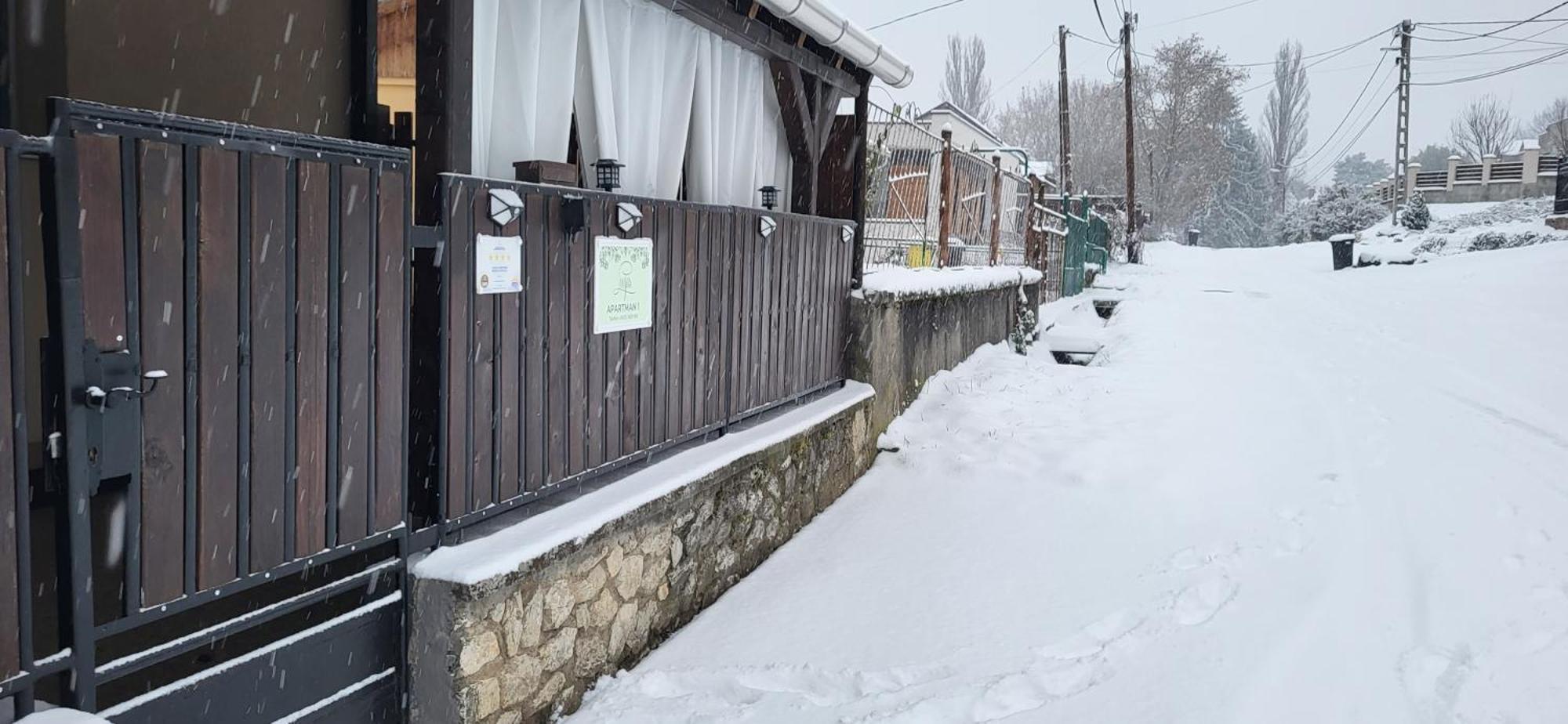 Lugas Apartman Miskolctapolca 2 Haloszoba Dezsa Es Jakuzzi Koezel A Barlangfuerdohoez 외부 사진